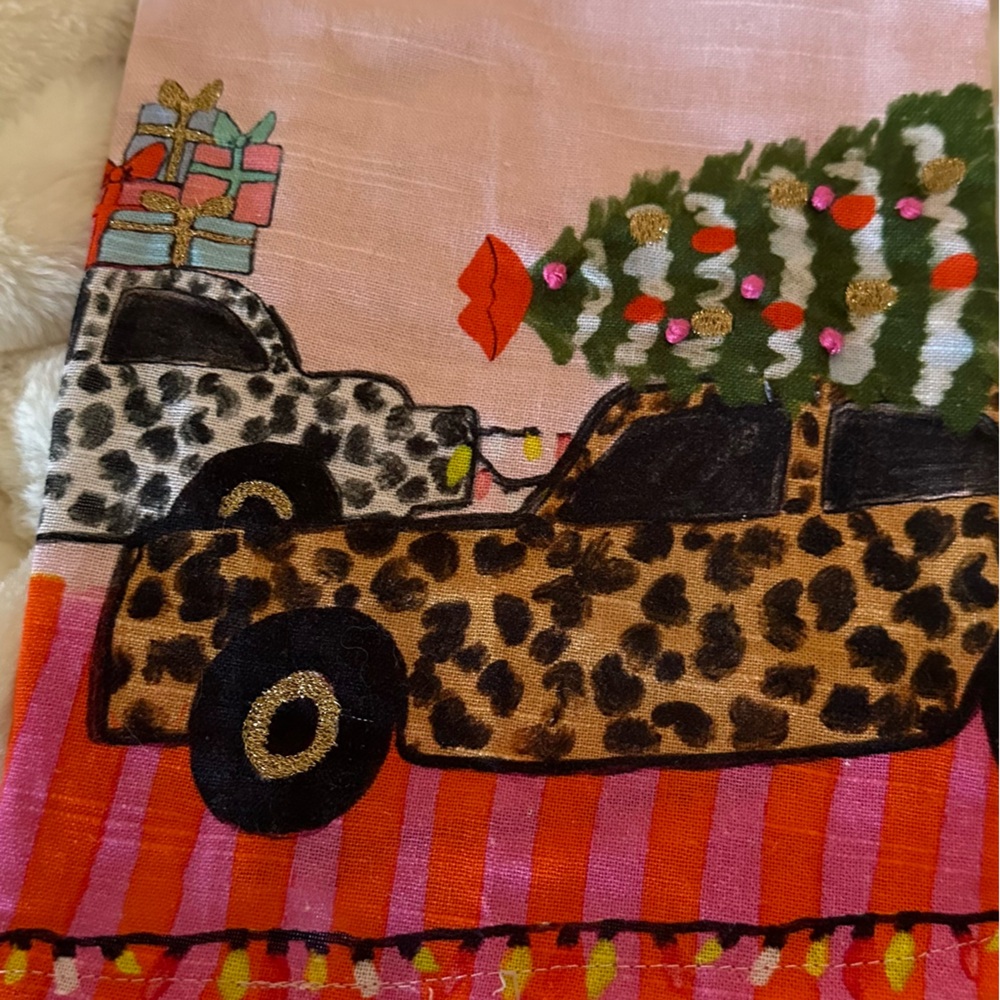 Kendra Dandy Bouffants and Broken Hearts Car Dish Towel.NWOT - Picture 4 of 4